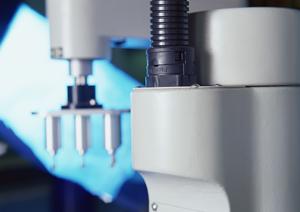 金属加工を行うプロフェッショナル